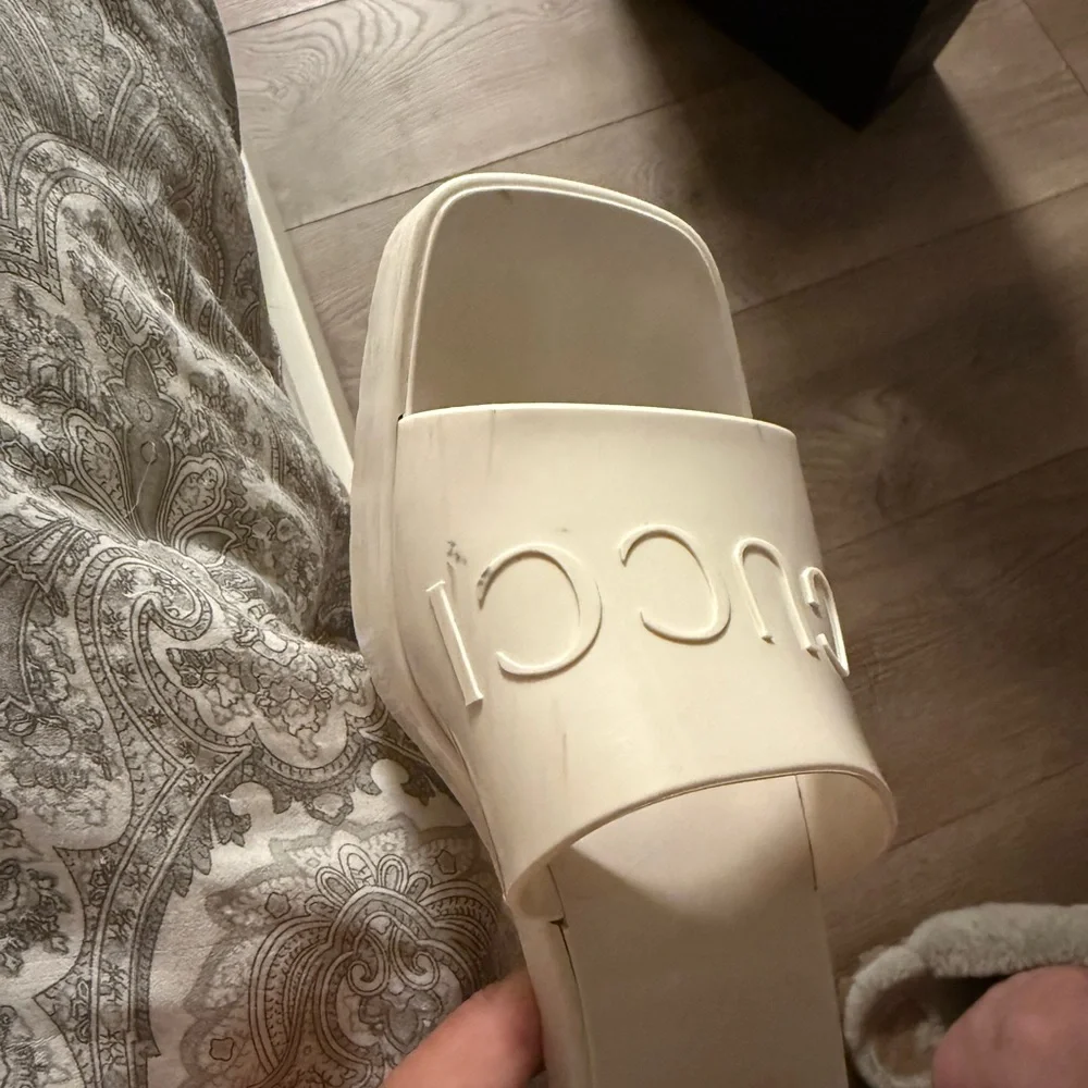 Gucci slide - Picture 7 of 9